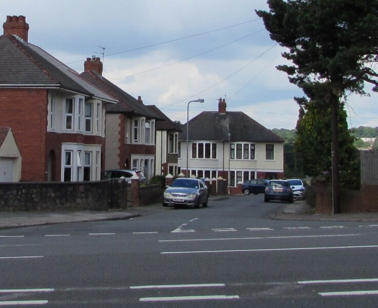 File:Castle Crescent, Rumney, Cardiff - geograph.org.uk - 5462571.jpg